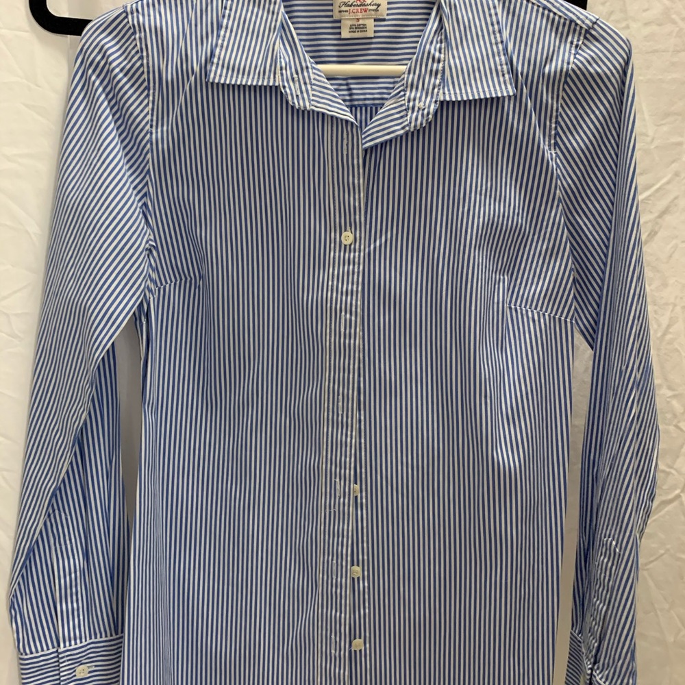 LIKE NEW J.Crew blue/white pinstripe fitted Oxford